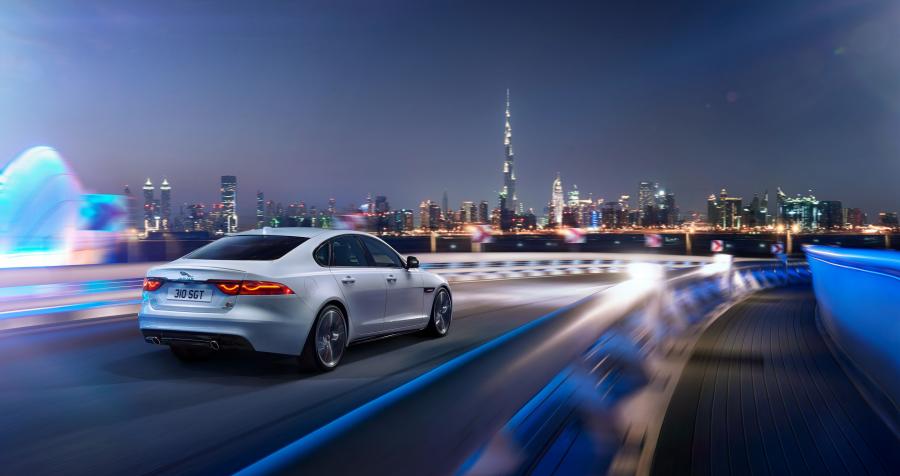  Jaguar XF S AWD 2015 года  (фото 41 из 43)
